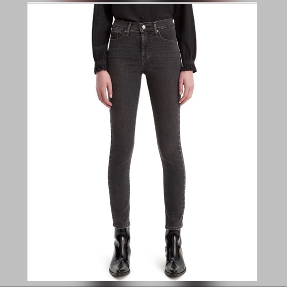 Levi's Denim - 🌻Women’s Levi’s jeans🌻